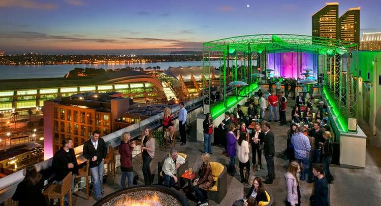 1Altitudes Gallery and Bar